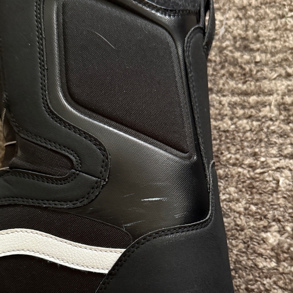 Vans Aura OG Black Snowboard Boots - Picture 7 of 14